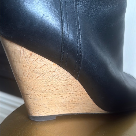 CHANEL Black Wedge Peep-Toe Shoes. Size 8 - Picture 10 of 13